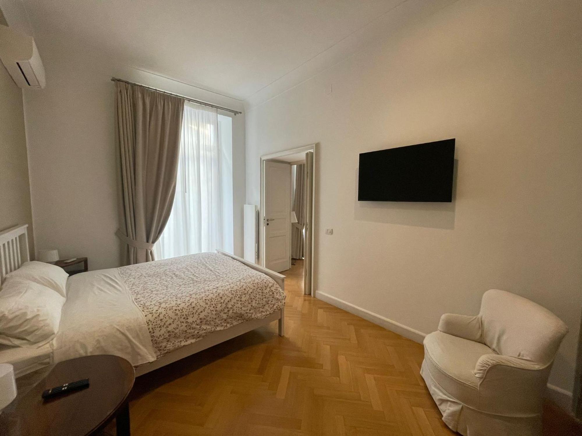 Napoliforever Chiaia Apartment Экстерьер фото
