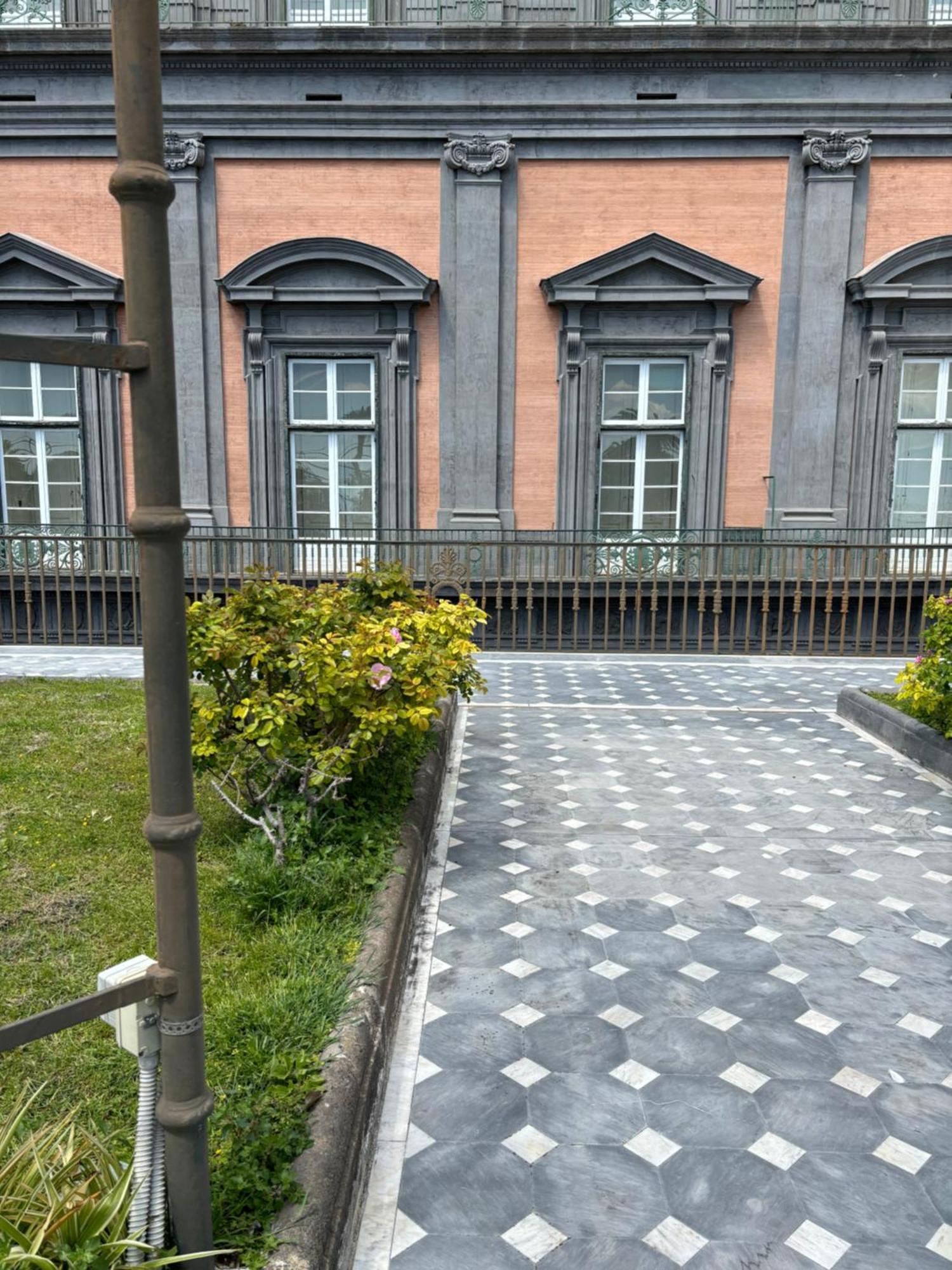 Napoliforever Chiaia Apartment Экстерьер фото